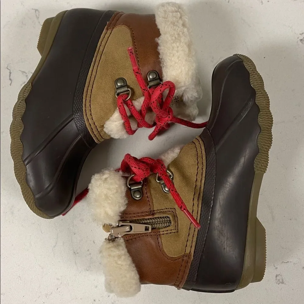 SPERRY Alpine Saltwater Water Resistant Boots Style Tan/Brown Duck Boots Size 9